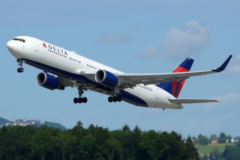 N16003 - B767-332(ER) - Delta Airlines - ZRH - 10-06-2017