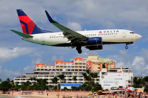 N303DQ - 737-732(WL) - Delta Air Lines - SXM - 02-02-2017
