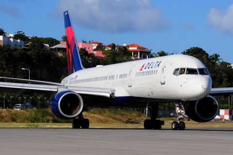N555NW - 757-251(WL) - Delta Air Lines - SXM - 01-02-2017b