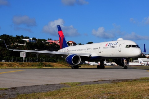 N555NW - 757-251(WL) - Delta Air Lines - SXM - 01-02-2017c