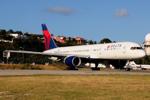 N671DN - 757-232 - Delta Air Lines - SXM - 02-02-2017