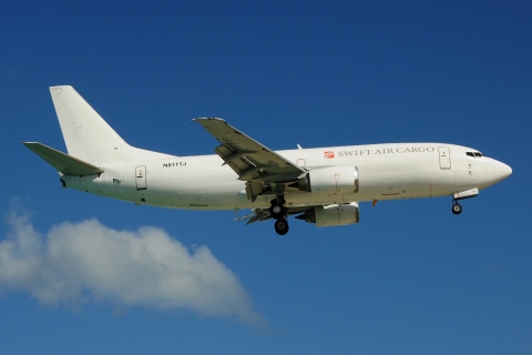 N811TJ - 737-306 - Swift Air - SXM - 03-02-2017