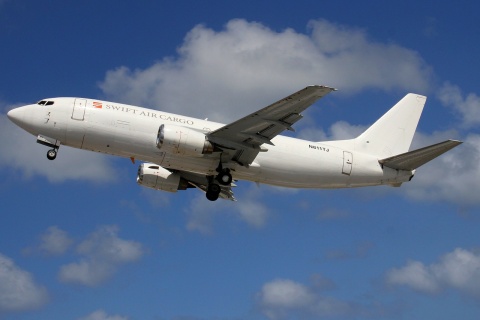 N811TJ - 737-306 - Swift Air - SXM - 04-02-2017