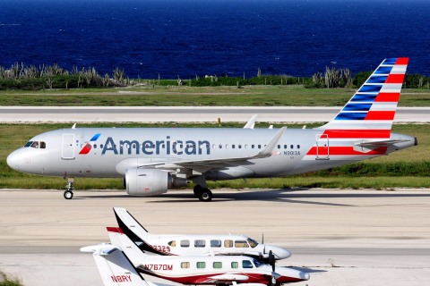 N9013A - A319-112(WL) - American Airlines - CUR - 27-11-2017b