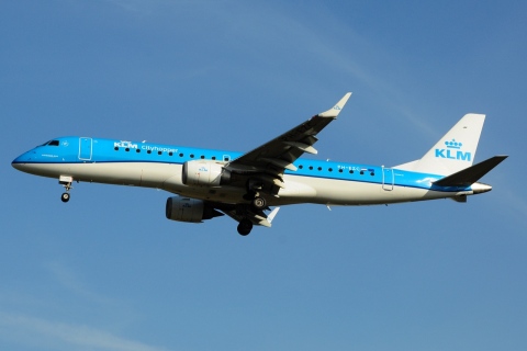 PH-EZC - ERJ-190STD (ERJ-190-100) - KLM Cityhopper - BRU - 26-03-2017