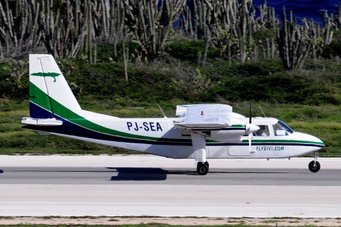 PJ-SEA - 00.10.72-BN-2A Islander - Divi Divi Air - CUR - 30-11-2017