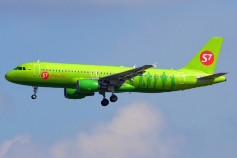 VQ-BPL - A320-214 - S7 Airlines - NRT - 26-02-2017
