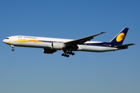 VT-JEV - 777-35R(ER) - Jet Airways - AMS - 27-05-2017