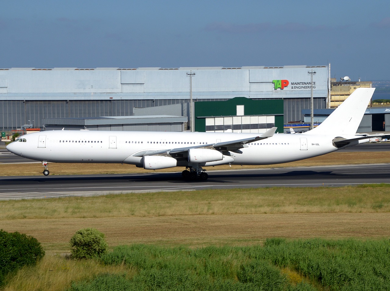 9H-SOL - A340-313 - Hi Fly Malta - LIS - 15-06-2018