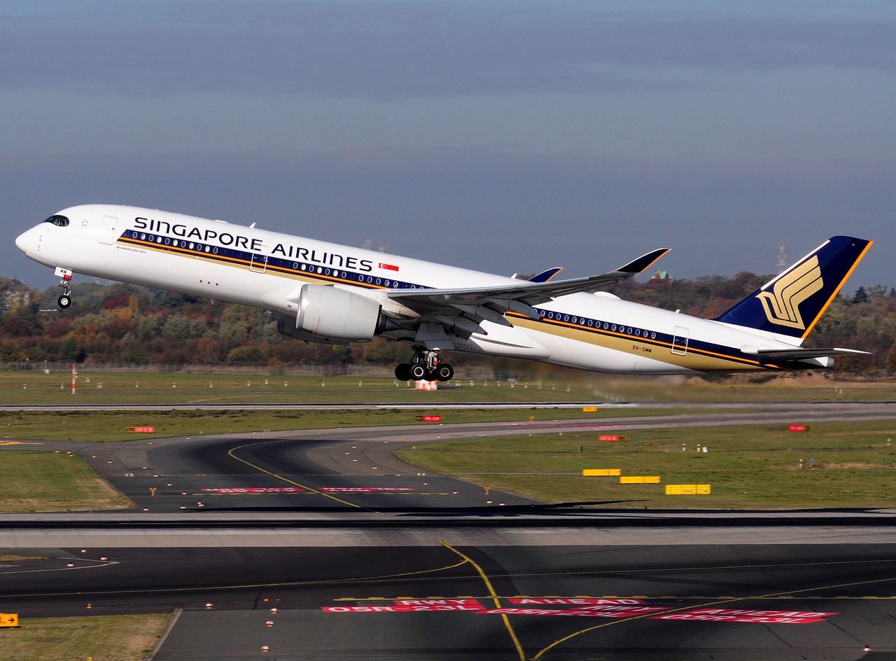 9V-SMM - A350-941 - Singapore Airlines - DUS - 21-10-2018