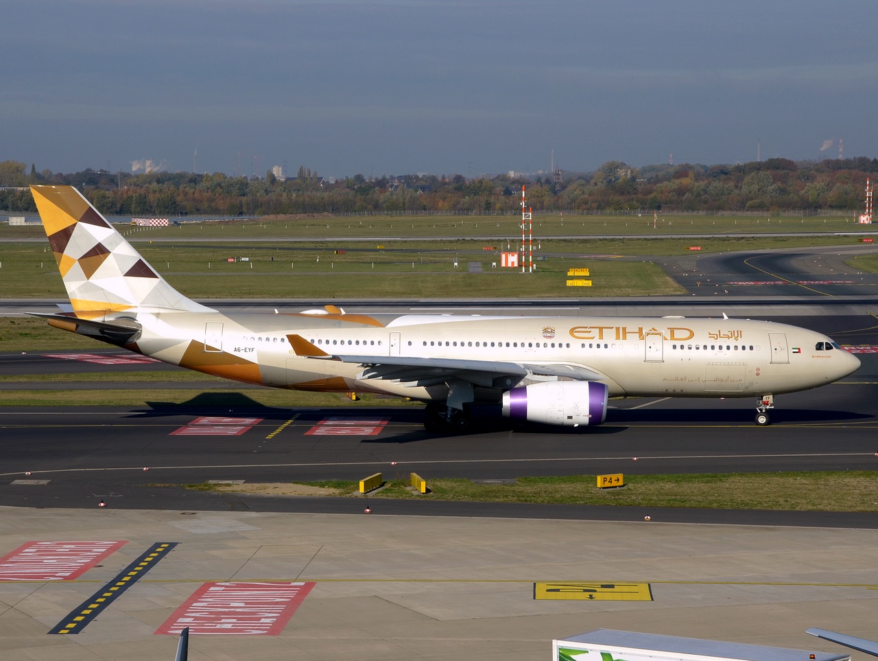 A6-EYF - A330-243 - Etihad Airways - DUS - 21-10-2018