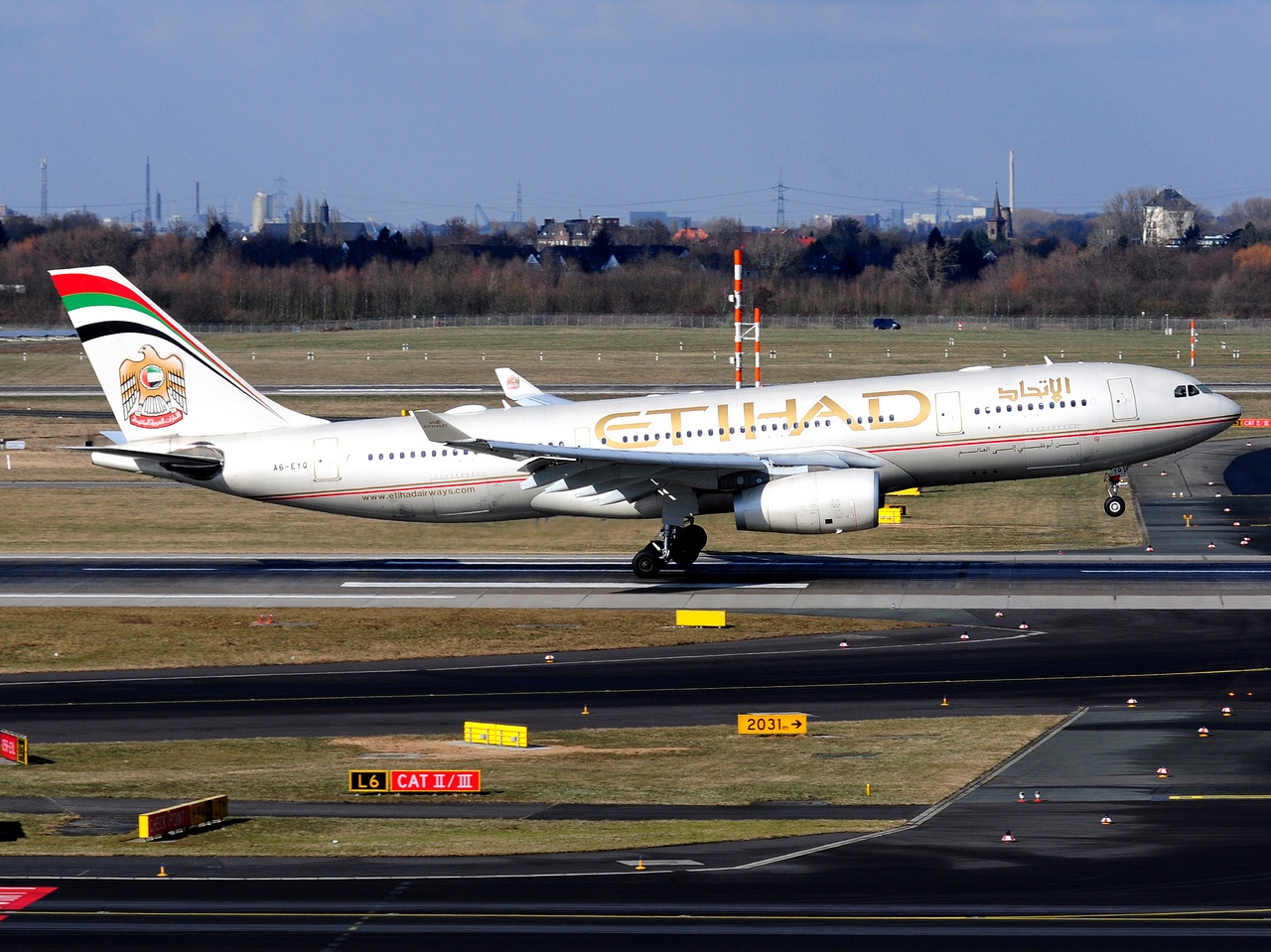 A6-EYQ - A330-243 - Etihad Airways - DUS - 27-02-2018