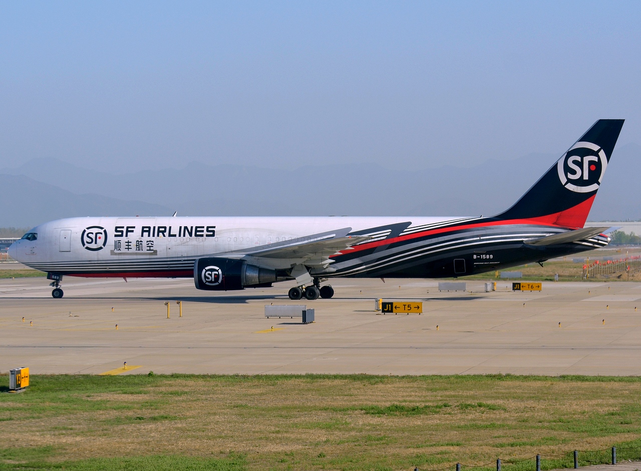 B-1589 - 767-338(ER) - SF Airlines (ShunFeng Airlines) - PEK - 15-04-2018
