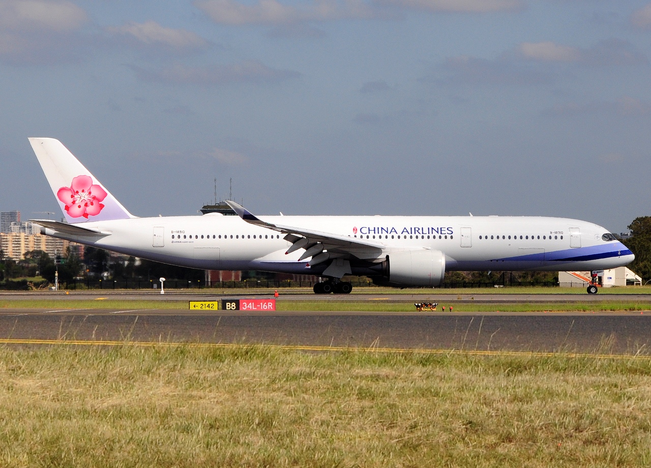 B-18910 - A350-941 - China Airlines - SYD - 07-04-2018
