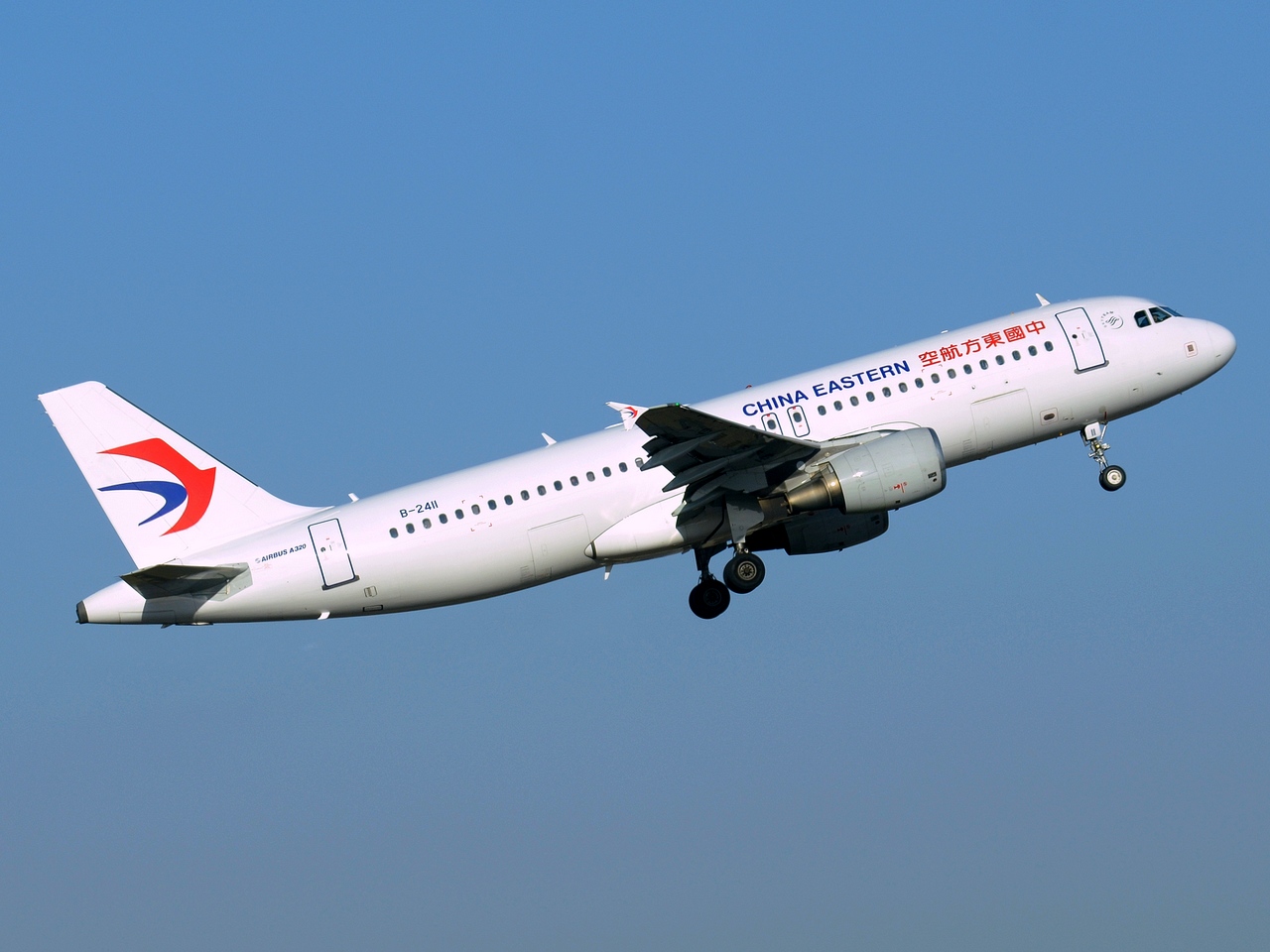 B-2411 - A320-214 - China Eastern Airlines - PEK - 15-04-2018
