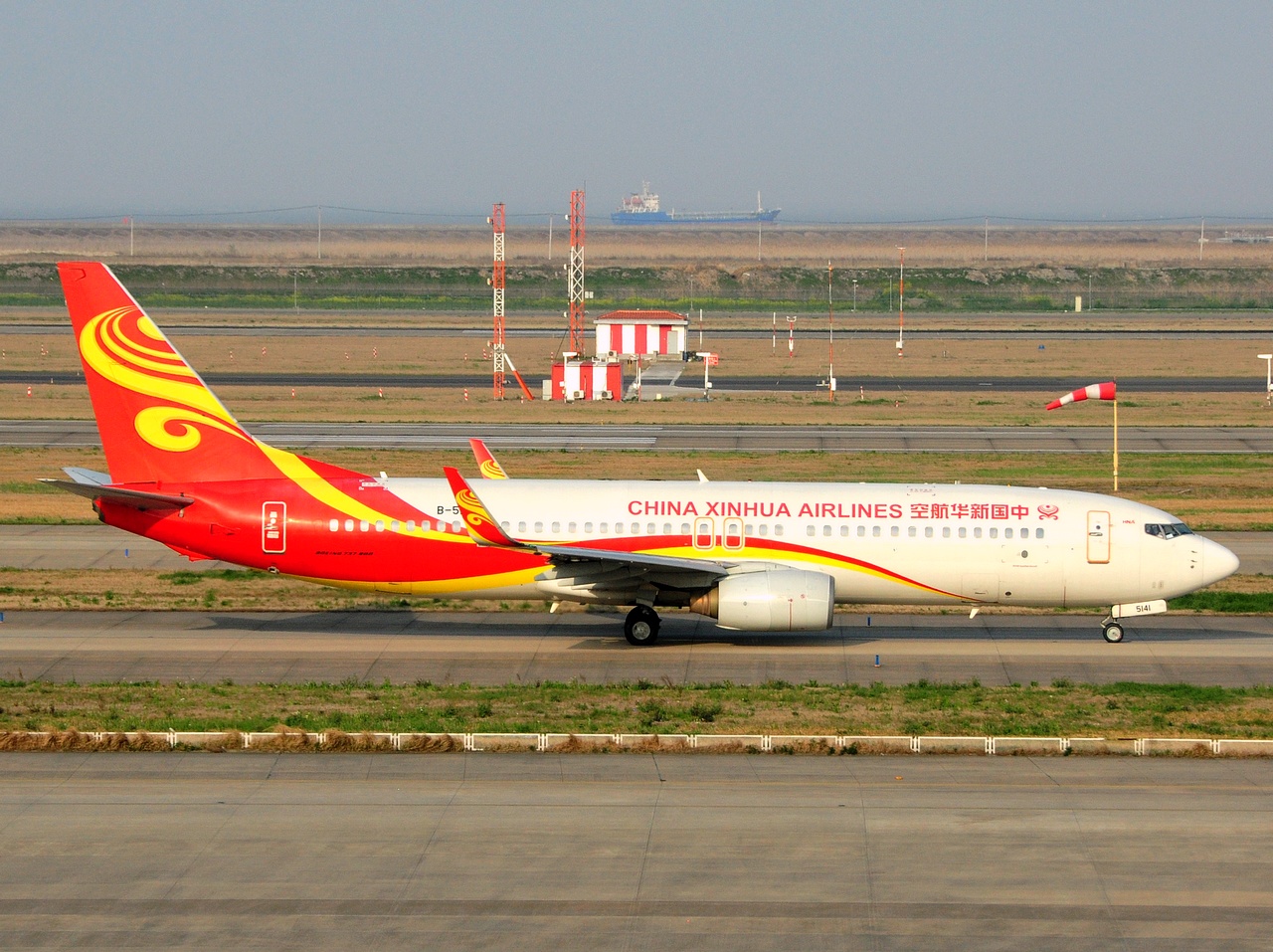 B-5141 - 737-84P(WL) - China Xinhua Airlines - PVG - 03-04-2018