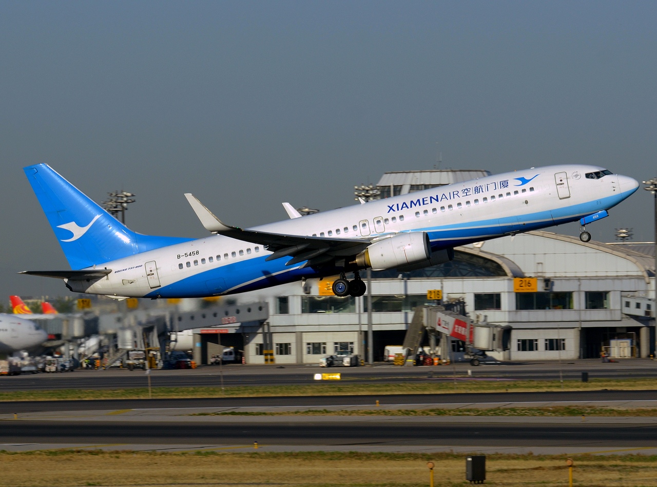 B-5458 - 737-85C(WL) - Xiamen Airlines - PEK - 15-04-2018