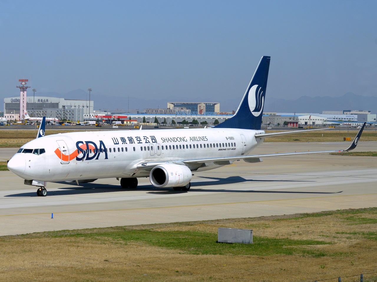 B-5651 - 737-85N(WL) - Shandong Airlines - PEK - 15-04-2018