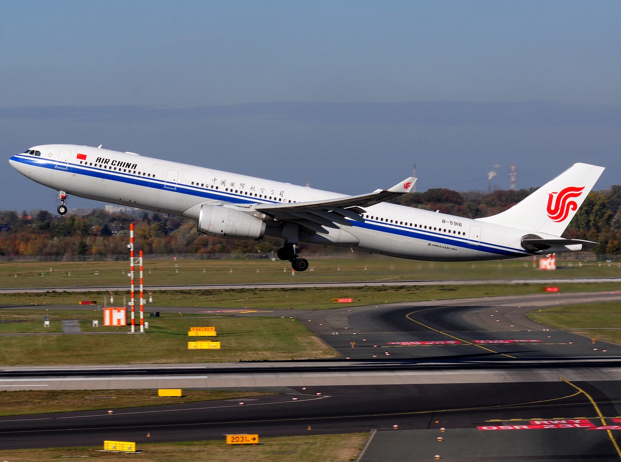 B-5916 - A330-343 - Air China - DUS - 21-10-2018