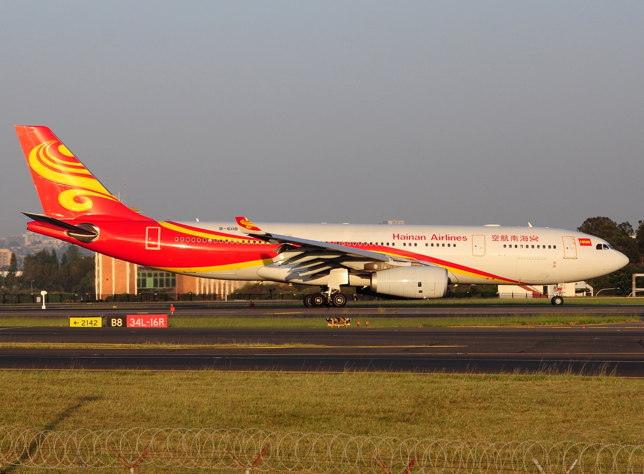 B-6118 - A330-243 - Hainan Airlines - SYD - 07-04-2018