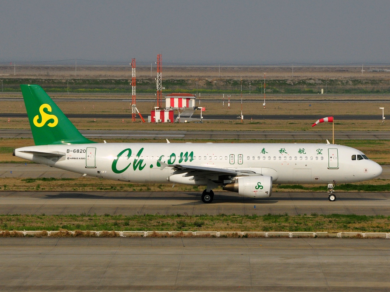B-6820 - A320-214 - Spring Airlines - PVG - 03-04-2018