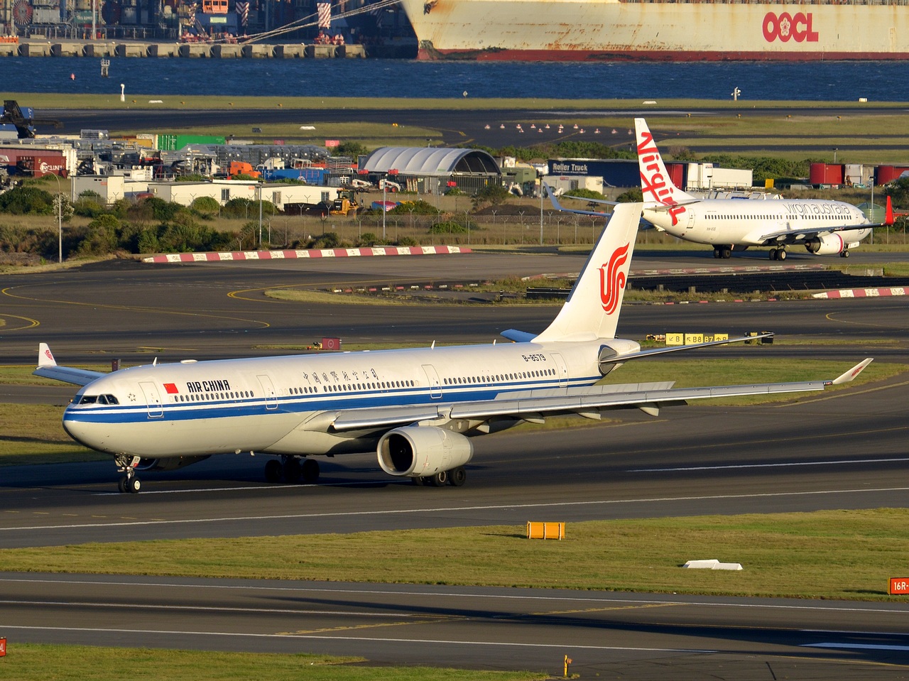 B-8579 - A330-343 - Air China - SYD - 14-04-2018