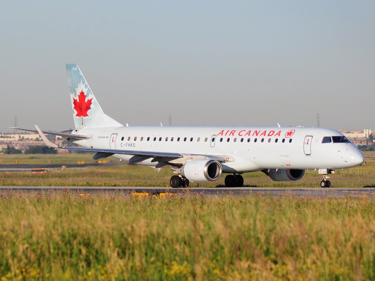 C-FHKE - ERJ-190AR (ERJ-190-100 IGW) - Air Canada - YYZ - 08-07-2018