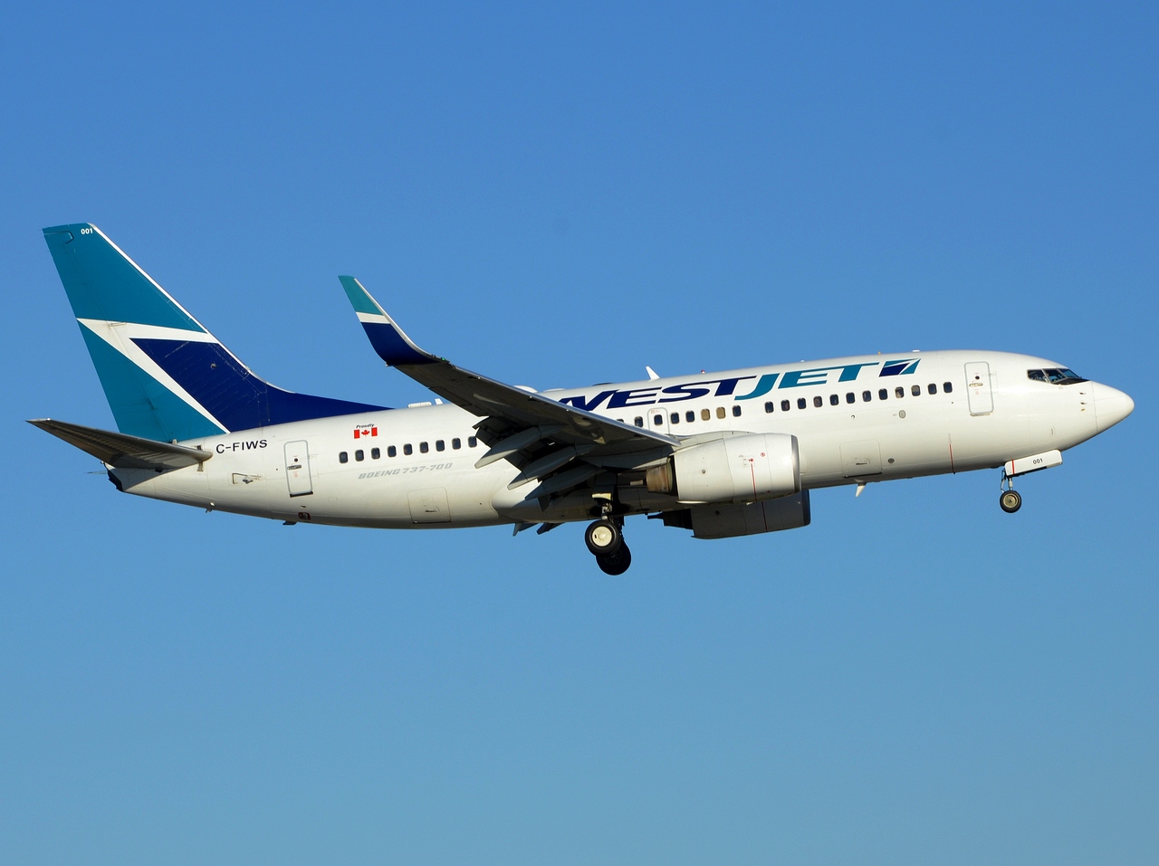 C-FIWS - 737-76N(WL) - WestJet - YYZ - 07-07-2018