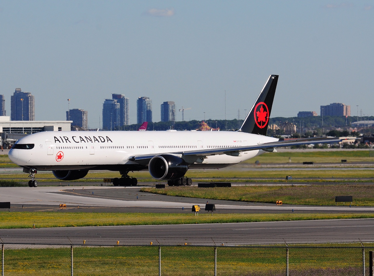 C-FJZS - 777-333(ER) - Air Canada - YYZ - 07-07-2018