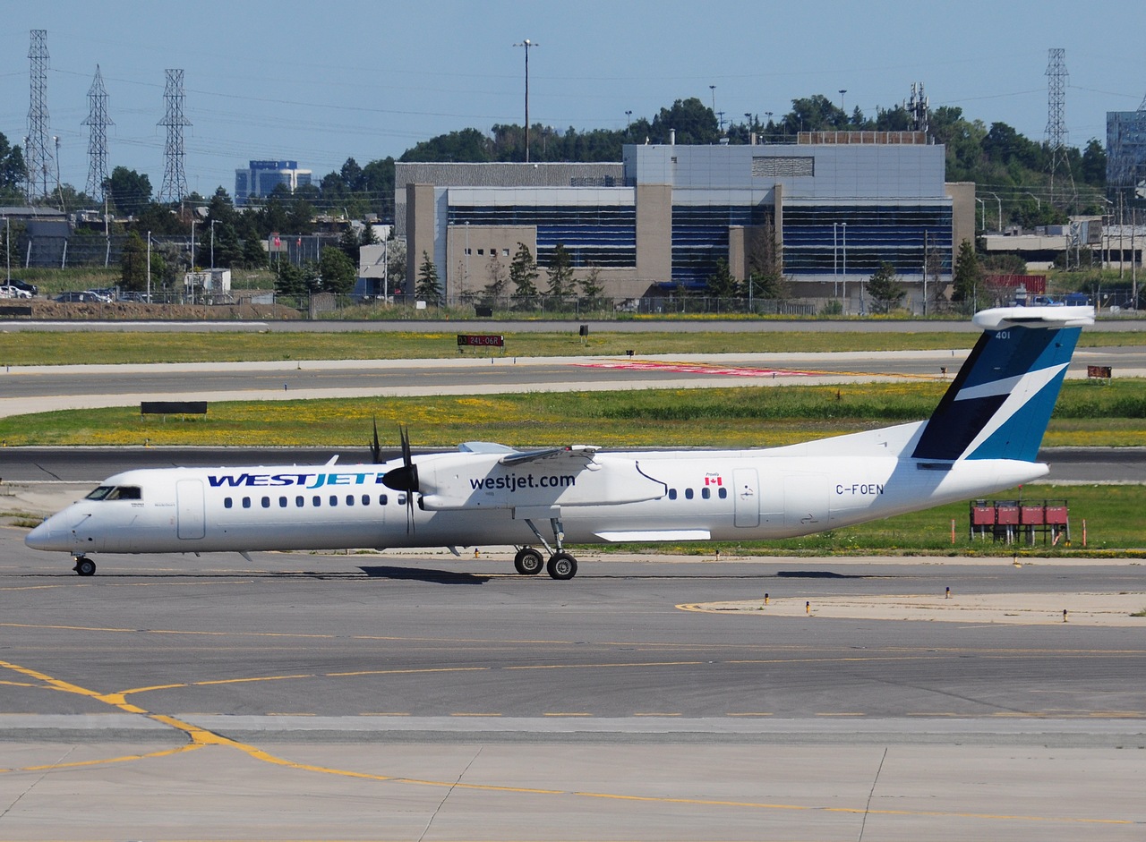 C-FOEN - DHC-8-402Q - WestJet Encore - YYZ - 08-07-2018