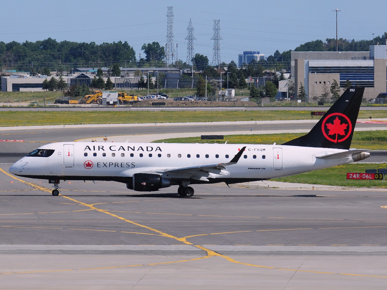 C-FRQM - ERJ-175LR (ERJ-170-200 LR) - Air Canada Express - YYZ - 08-07-2018