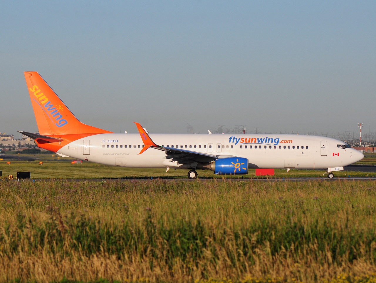C-GFEH - 737-8GS(WL) - Sunwing Airlines - YYZ - 08-07-2018c