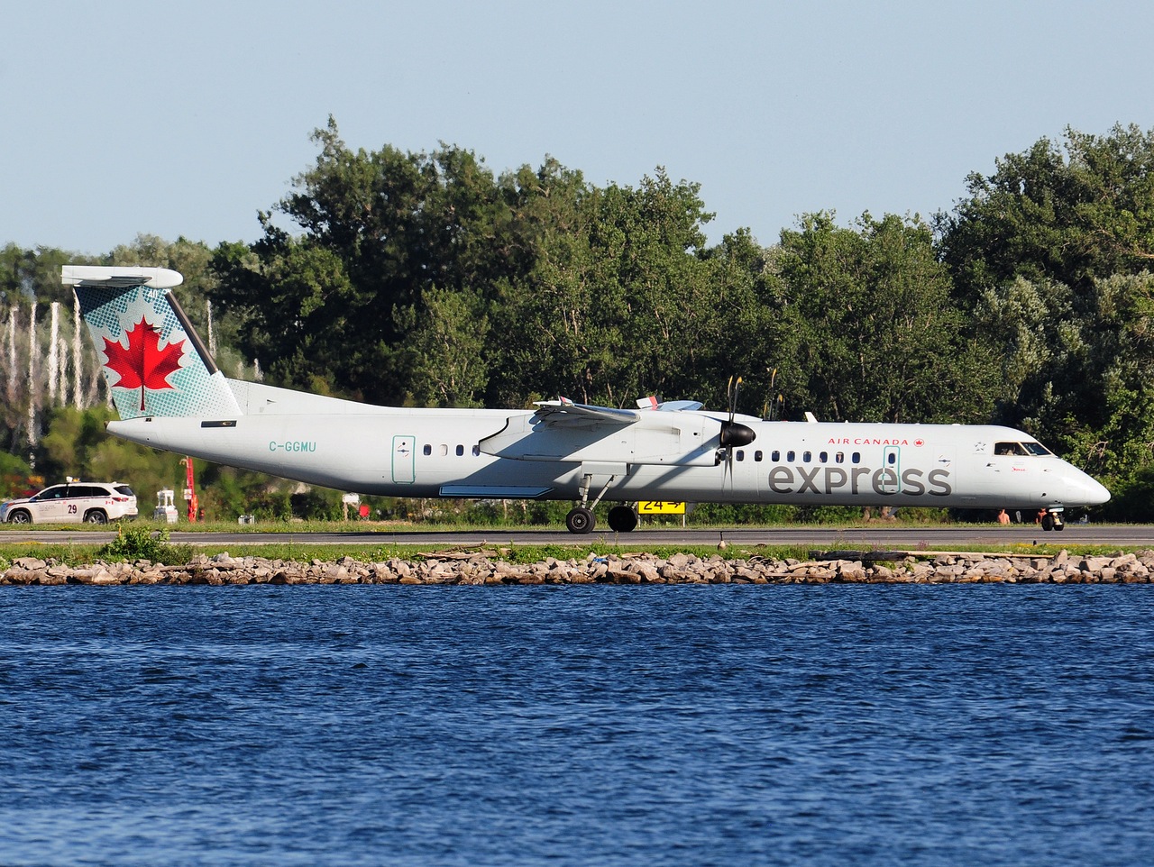 C-GGMU - DHC-8-402Q - Air Canada Express - YTZ - 06-07-2018