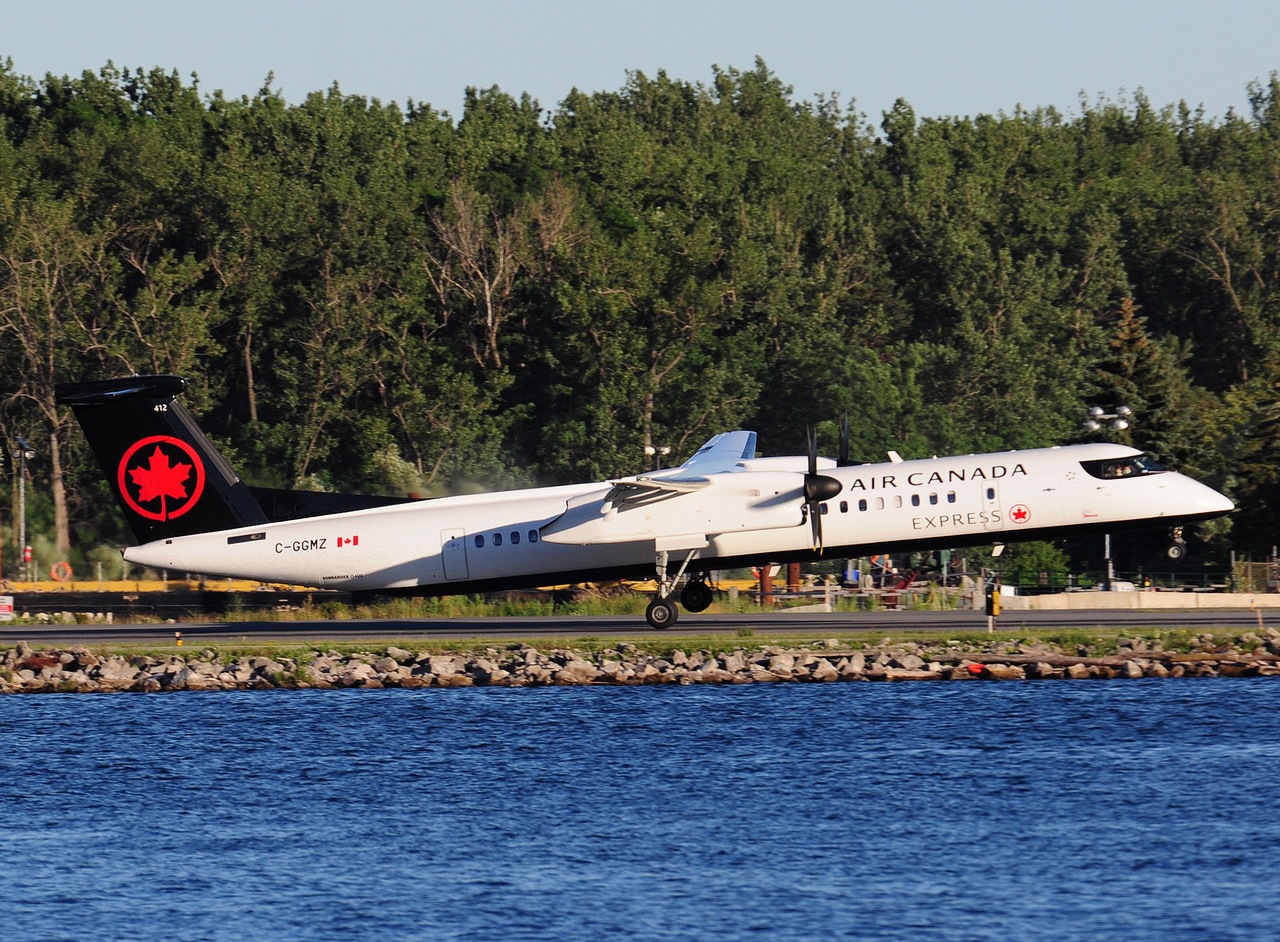 C-GGMZ - DHC-8-402Q - Air Canada Express - YTZ - 06-07-2018c