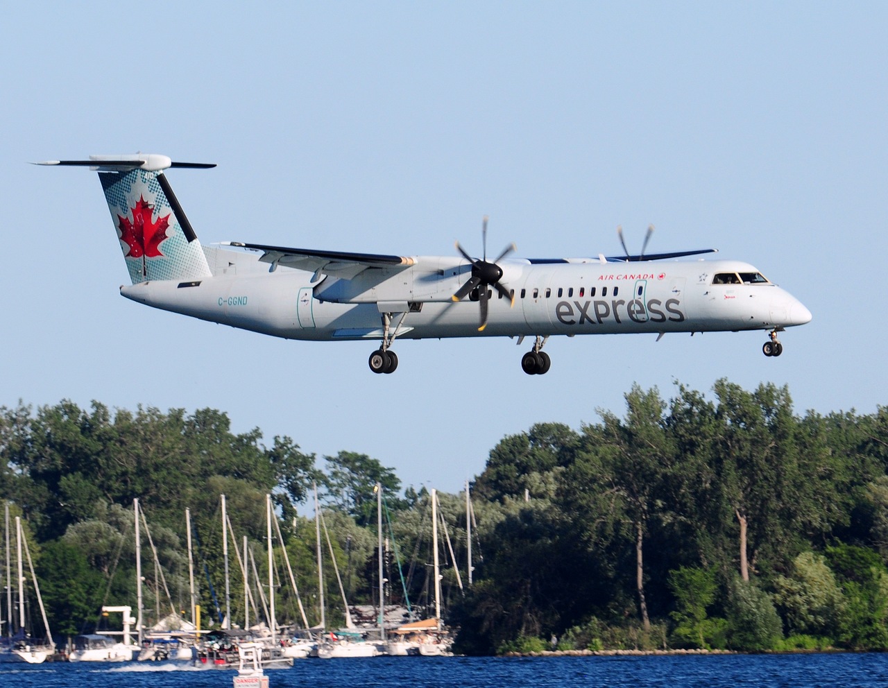 C-GGND - DHC-8-402Q - Air Canada Express - YTZ - 06-07-2018