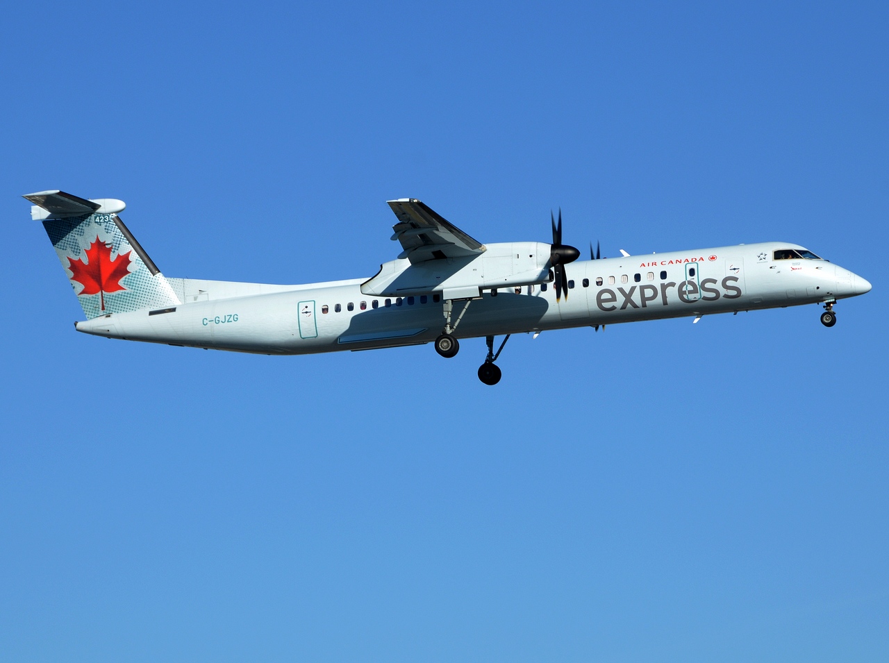 C-GJZG - DHC-8-402Q - Air Canada Express - YYZ - 07-07-2018