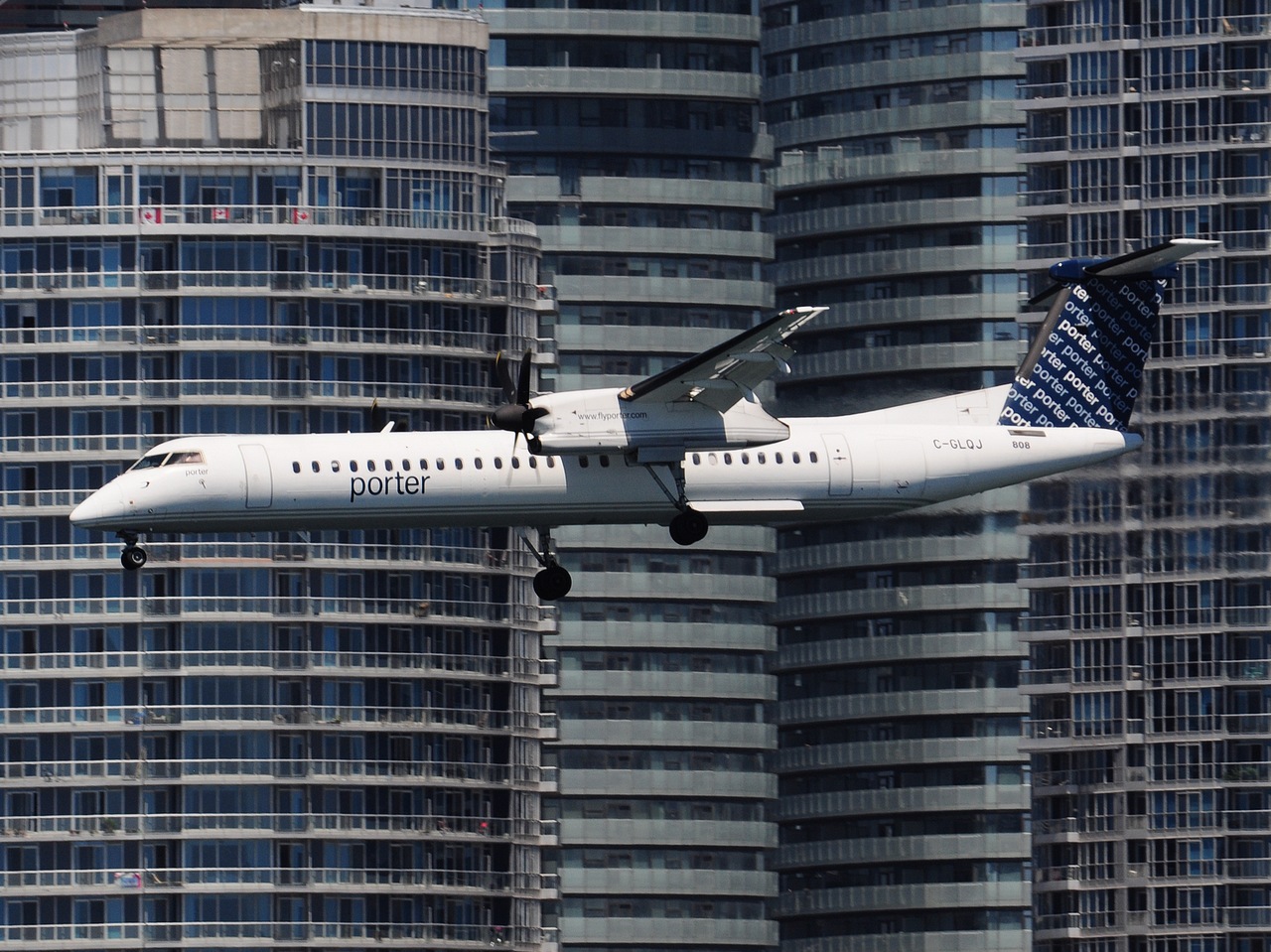 C-GLQJ - DHC-8-402 - Porter Airlines - YTZ - 06-07-2018