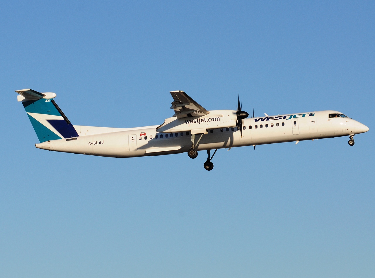C-GLWJ - DHC-8-402Q - WestJet Encore - YYZ - 07-07-2018