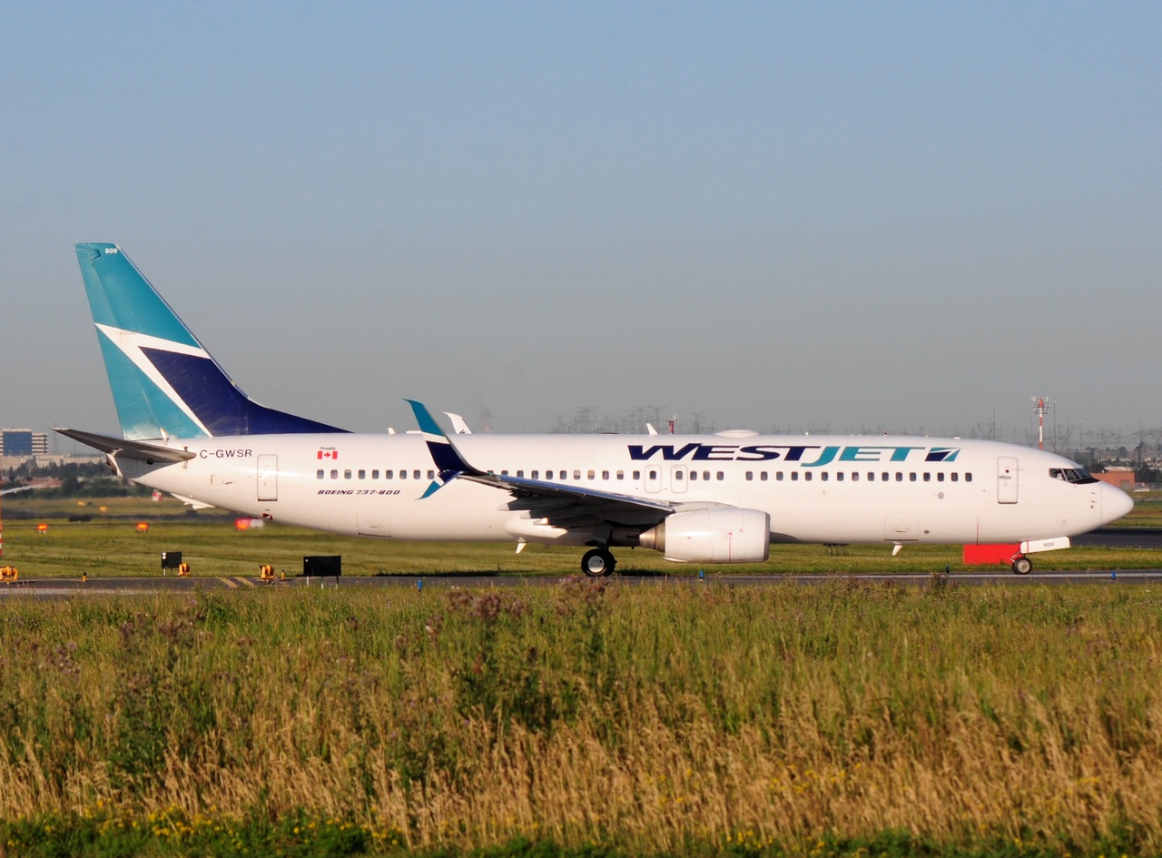 C-GWSR - 737-8CT(WL) - WestJet - YYZ - 08-07-2018