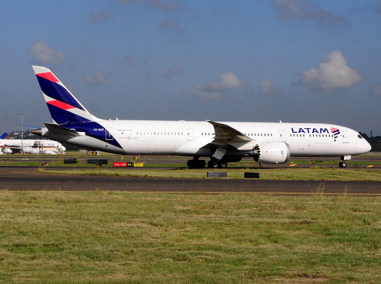 CC-BGF - 787-9 Dreamliner - LATAM Airlines Chile - SYD - 07-04-2018