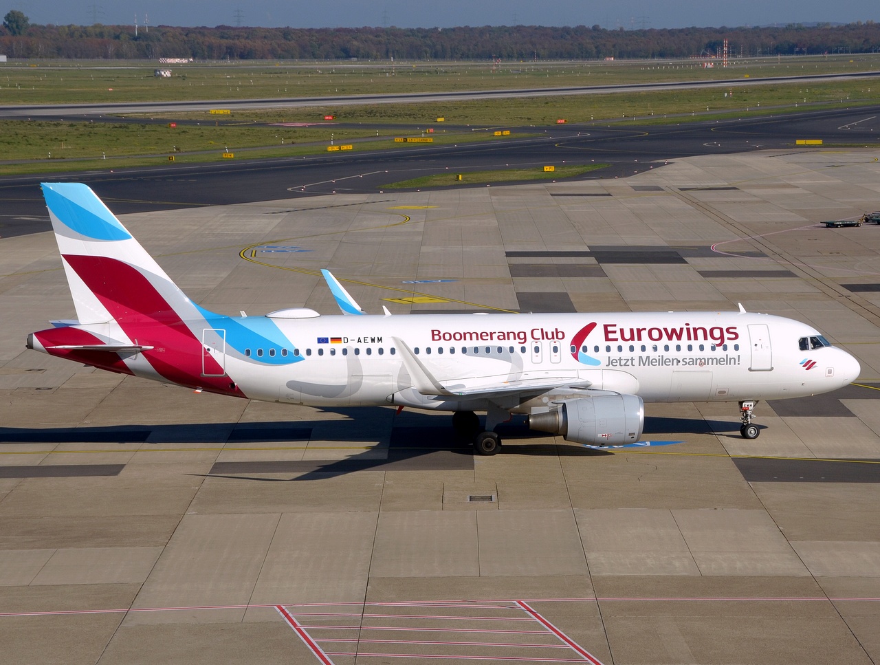 D-AEWM - A320-214(WL) - Eurowings - DUS - 21-10-2018b