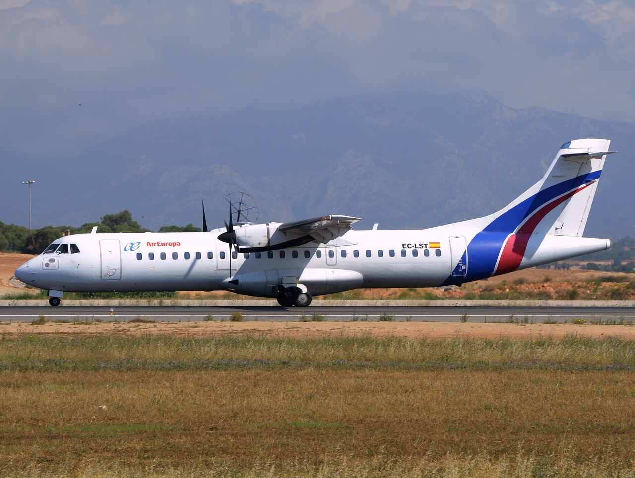 EC-LST - ATR 72-201 - Swiftair - PMI - 11-06-2018