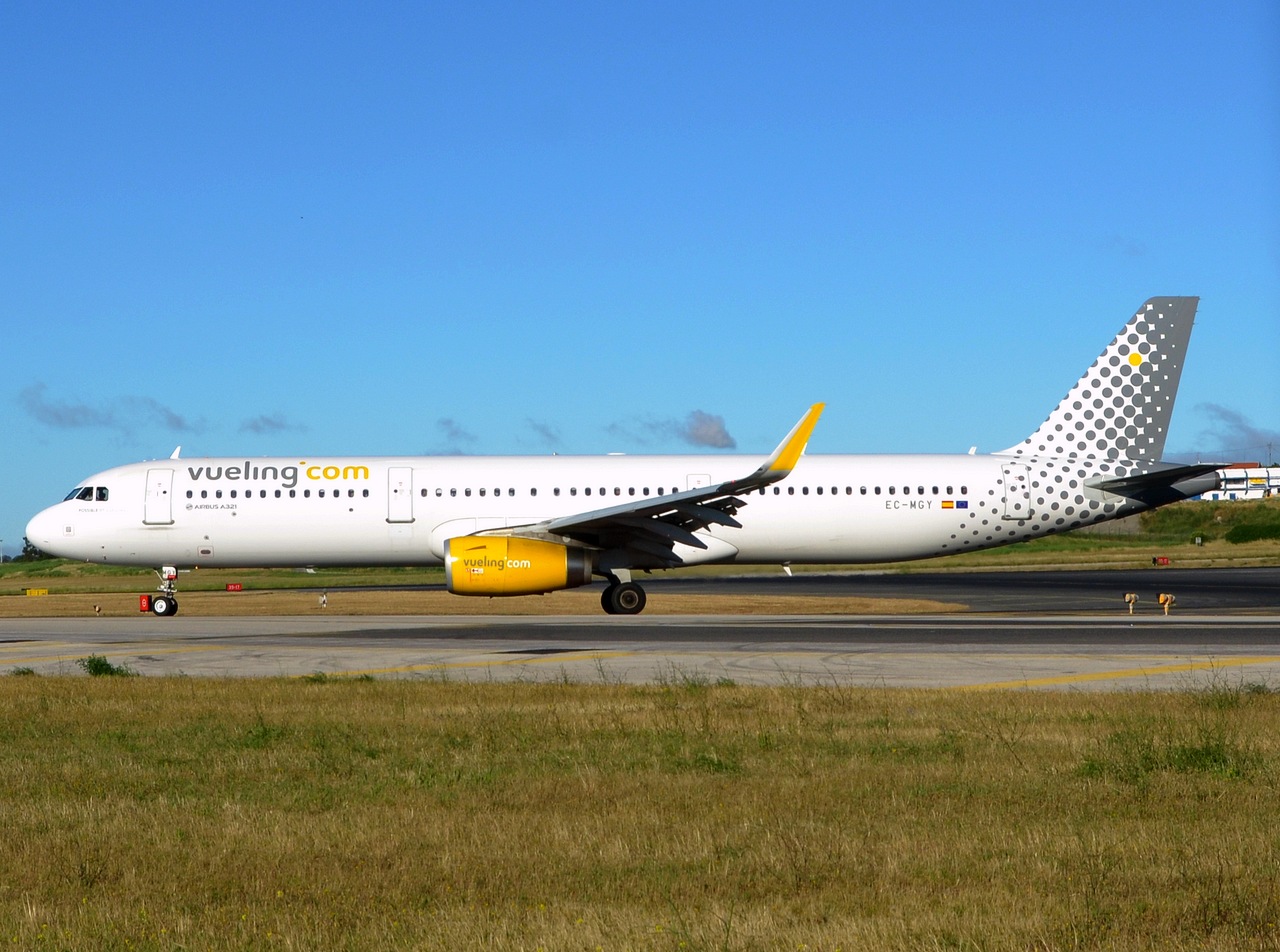 EC-MGY - A321-231(WL) - Vueling - LIS - 15-06-2018
