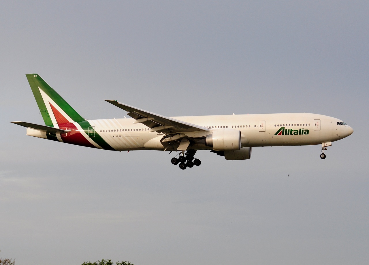 EI-DBK - 777-243(ER) - Alitalia - FCO - 29-05-2018