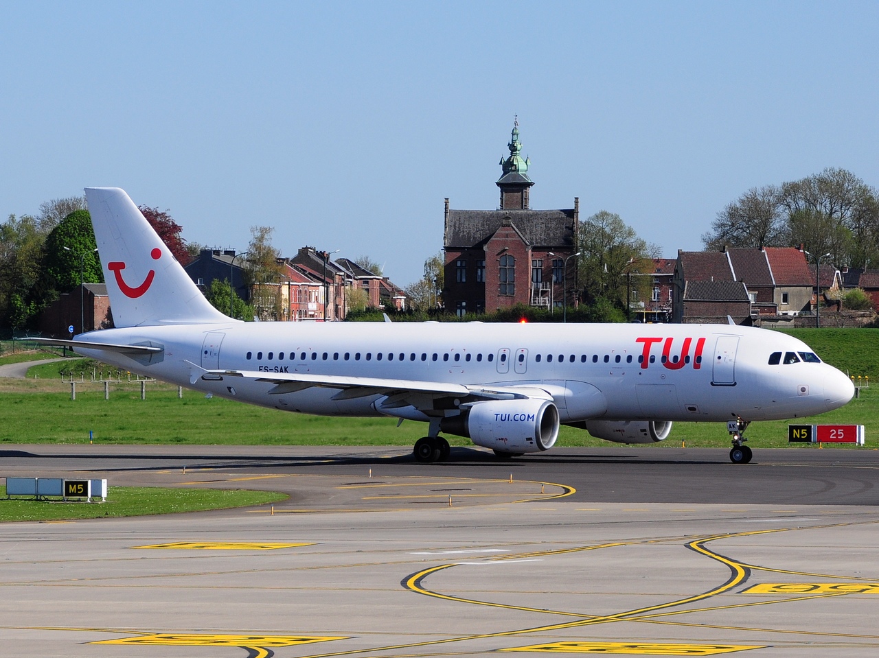 ES-SAK - A320-214 - TUI Airlines Belgium - CRL - 18-04-2018