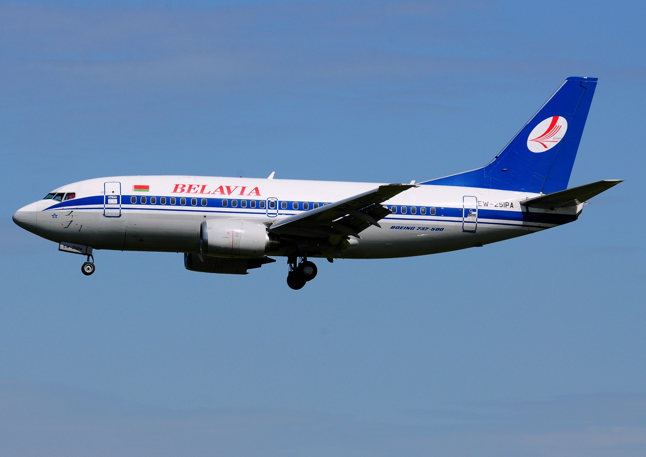 EW-251PA - 737-5Q8 - Belavia _ Belarusian Airlines - CRL - 12-05-2018b