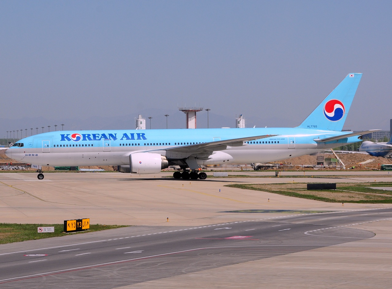 HL7765 - 777-2B5(ER) - Korean Air Lines - PEK - 15-04-2018