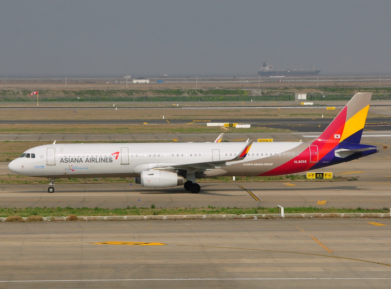 HL8059 - A321-231(WL) - Asiana Airlines - PVG - 03-04-2018
