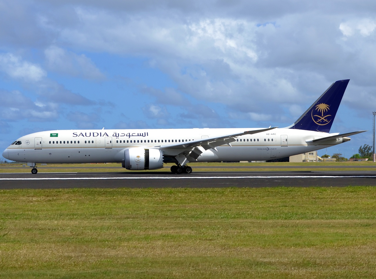 HZ-ARC - 787-9 Dreamliner - Saudi Arabian Airlines - MRU - 30-08-2018