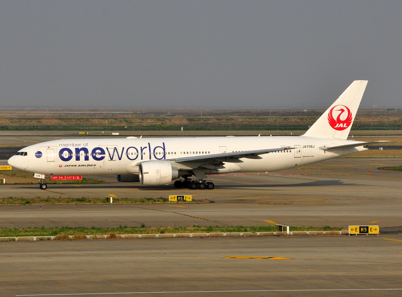 JA708J - 777-246(ER) - Japan Airlines - PVG - 03-04-2018b